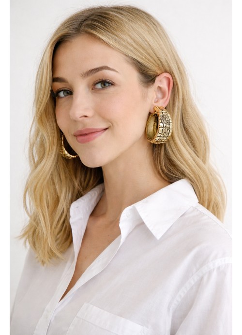 Κρίκοι σε χρυσό τόνο με ανάγλυφη υφή